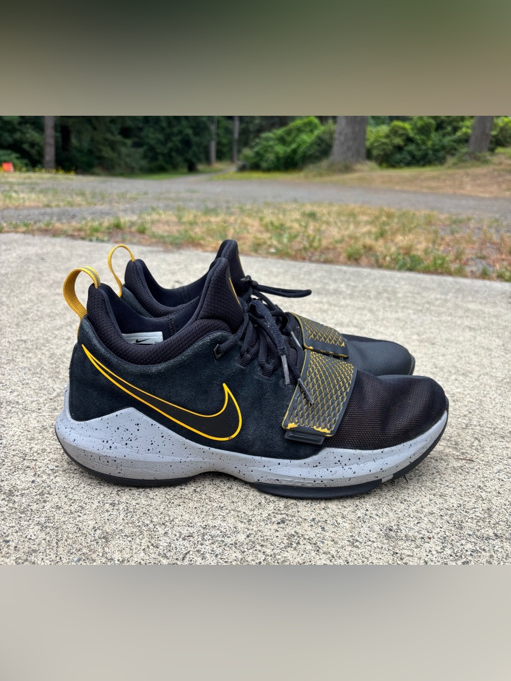 Nike PG 1 Black Gold 878627-006 Men’s Size 11